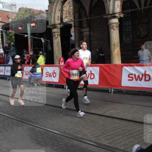 05.10.2025 - 20. swb-Marathon Bremen Yannick Fuchs http://msf.ph/oto/9317067 05.10.2025 10:56:20 Ziel 9258, 9855, 10196, 10992, 11364, 11554, 11741 meine-sportfotos.de