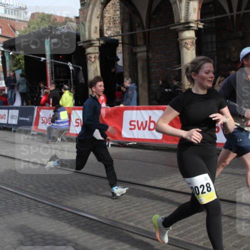 05.10.2025 - 20. swb-Marathon Bremen Yannick Fuchs http://msf.ph/oto/9317075 05.10.2025 10:56:28 Ziel 9424, 9783, 9932, 10028, 10191, 10387, 10424, 10546, 10590, 11662, 11723 meine-sportfotos.de