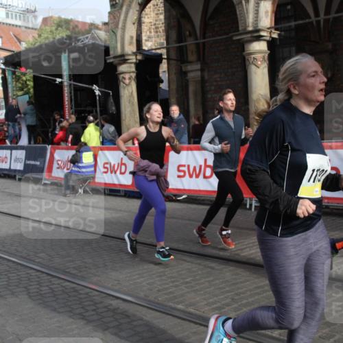 05.10.2025 - 20. swb-Marathon Bremen Yannick Fuchs http://msf.ph/oto/9317087 05.10.2025 10:56:42 Ziel 8118, 9547, 9886, 10008, 10971, 11475, 11691 meine-sportfotos.de
