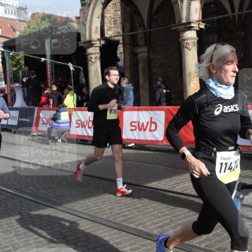 05.10.2025 - 20. swb-Marathon Bremen Yannick Fuchs http://msf.ph/oto/9317094 05.10.2025 10:56:53 Ziel 9188, 10145, 10845, 10924, 11426, 11675, 11734 meine-sportfotos.de