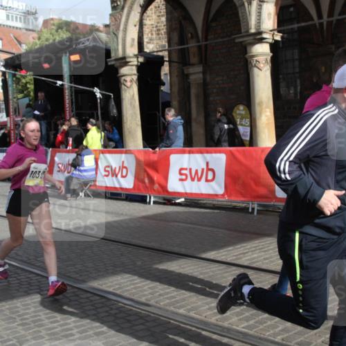 05.10.2025 - 20. swb-Marathon Bremen Yannick Fuchs http://msf.ph/oto/9317100 05.10.2025 10:57:00 Ziel 9669, 10105, 10397, 10867, 11168, 11274 meine-sportfotos.de