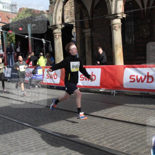 05.10.2025 - 20. swb-Marathon Bremen Yannick Fuchs http://msf.ph/oto/9317104 05.10.2025 10:57:07 Ziel 5172, 9451, 9797, 9937, 10069, 11435, 11566 meine-sportfotos.de