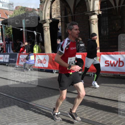 05.10.2025 - 20. swb-Marathon Bremen Yannick Fuchs http://msf.ph/oto/9317108 05.10.2025 10:57:11 Ziel 5172, 9231, 9314, 9577, 9797, 10545, 11138, 11202, 11435, 11566 meine-sportfotos.de