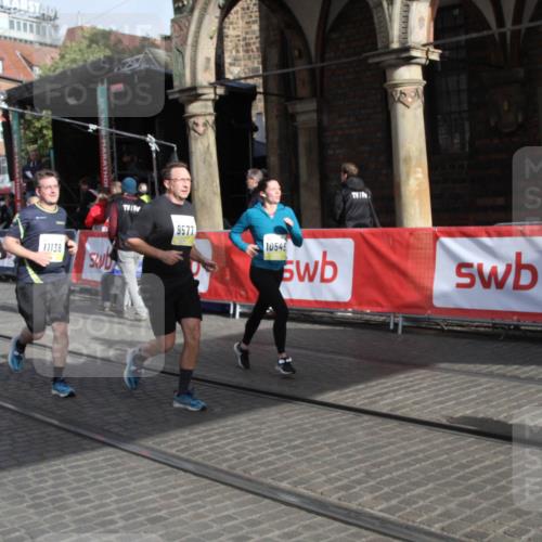 05.10.2025 - 20. swb-Marathon Bremen Yannick Fuchs http://msf.ph/oto/9317113 05.10.2025 10:57:15 Ziel 9231, 9314, 9577, 10293, 10545, 10917, 11138, 11202, 11434, 11686 meine-sportfotos.de