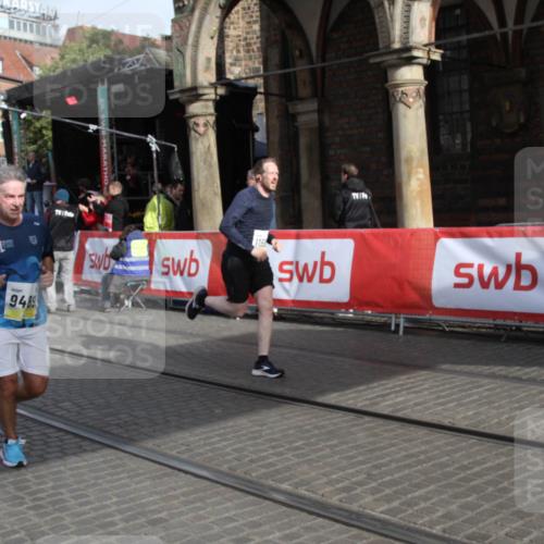 05.10.2025 - 20. swb-Marathon Bremen Yannick Fuchs http://msf.ph/oto/9317119 05.10.2025 10:57:21 Ziel 9260, 9292, 9450, 9489, 9844, 9947, 10169, 10657, 11015, 11596 meine-sportfotos.de