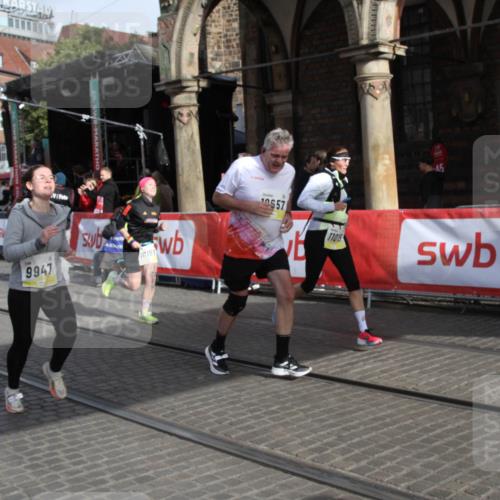 05.10.2025 - 20. swb-Marathon Bremen Yannick Fuchs http://msf.ph/oto/9317121 05.10.2025 10:57:23 Ziel 9260, 9292, 9450, 9550, 9844, 9947, 10169, 10281, 10367, 10657, 11015 meine-sportfotos.de