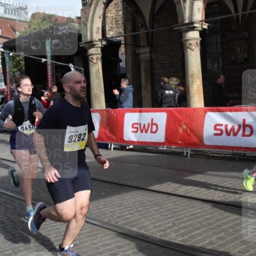05.10.2025 - 20. swb-Marathon Bremen Yannick Fuchs http://msf.ph/oto/9317123 05.10.2025 10:57:24 Ziel 7101, 9260, 9292, 9450, 9550, 9844, 9947, 10169, 10281, 10367, 10657, 11015 meine-sportfotos.de