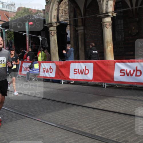 05.10.2025 - 20. swb-Marathon Bremen Yannick Fuchs http://msf.ph/oto/9317133 05.10.2025 10:57:34 Ziel 9000, 9215, 9625, 9904, 9914, 9962, 10139 meine-sportfotos.de