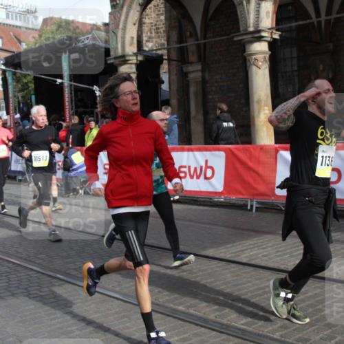 05.10.2025 - 20. swb-Marathon Bremen Yannick Fuchs http://msf.ph/oto/9317139 05.10.2025 10:57:41 Ziel 9309, 9747, 10694, 10739, 10754, 11352, 11360, 11583 meine-sportfotos.de