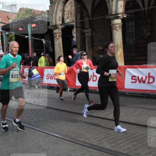 05.10.2025 - 20. swb-Marathon Bremen Yannick Fuchs http://msf.ph/oto/9317145 05.10.2025 10:57:47 Ziel 9372, 9585, 9943, 9979, 10225, 10250, 10329, 10341, 10555, 11520, 11521, 11731 meine-sportfotos.de