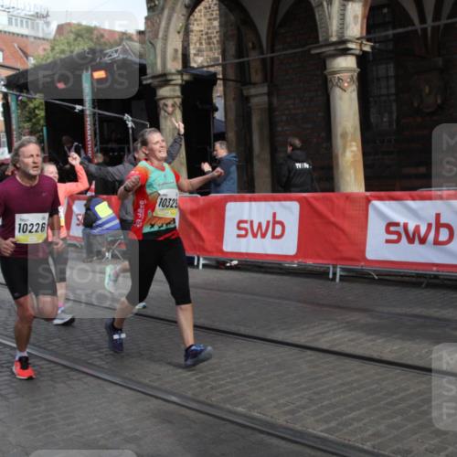 05.10.2025 - 20. swb-Marathon Bremen Yannick Fuchs http://msf.ph/oto/9317148 05.10.2025 10:57:48 Ziel 9372, 9585, 9943, 9979, 10225, 10250, 10329, 10341, 10555, 11520, 11521, 11731 meine-sportfotos.de