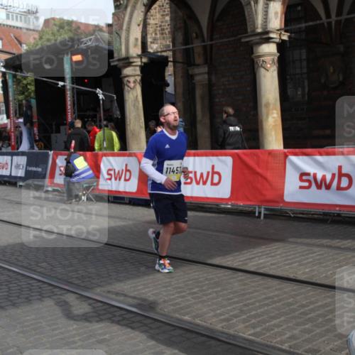 05.10.2025 - 20. swb-Marathon Bremen Yannick Fuchs http://msf.ph/oto/9317152 05.10.2025 10:57:53 Ziel 10219, 10341, 10834, 10890, 10975, 11023, 11457, 11564, 11575, 11744 meine-sportfotos.de
