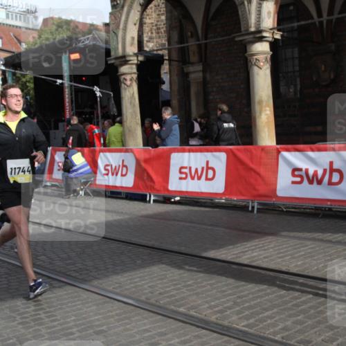 05.10.2025 - 20. swb-Marathon Bremen Yannick Fuchs http://msf.ph/oto/9317153 05.10.2025 10:57:54 Ziel 10219, 10651, 10834, 10890, 10975, 11023, 11457, 11564, 11575, 11744 meine-sportfotos.de