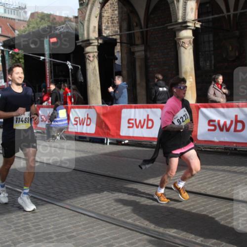 05.10.2025 - 20. swb-Marathon Bremen Yannick Fuchs http://msf.ph/oto/9317161 05.10.2025 10:58:00 Ziel 9221, 9568, 9719, 10577, 10651, 10703, 11116, 11301, 11469, 11663 meine-sportfotos.de