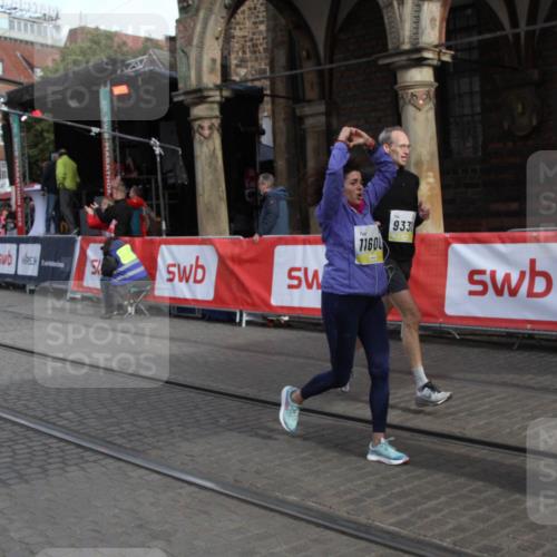05.10.2025 - 20. swb-Marathon Bremen Yannick Fuchs http://msf.ph/oto/9317179 05.10.2025 10:58:17 Ziel 9330, 9952, 10398, 11562, 11608 meine-sportfotos.de