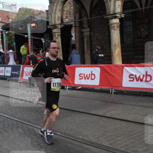 05.10.2025 - 20. swb-Marathon Bremen Yannick Fuchs http://msf.ph/oto/9317194 05.10.2025 10:58:33 Ziel 9433, 9820, 10055, 10261, 10408, 10988, 11291, 11591, 11700 meine-sportfotos.de