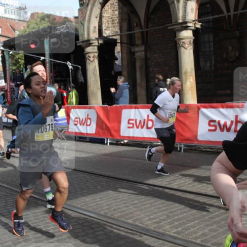 05.10.2025 - 20. swb-Marathon Bremen Yannick Fuchs http://msf.ph/oto/9317207 05.10.2025 10:58:47 Ziel 7163, 8585, 9346, 9370, 9540, 9622, 9714, 10561, 10591, 10679, 10871, 11078 meine-sportfotos.de
