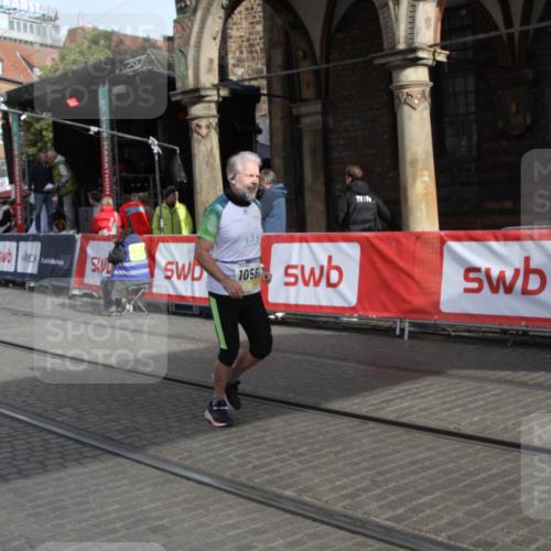 05.10.2025 - 20. swb-Marathon Bremen Yannick Fuchs http://msf.ph/oto/9317211 05.10.2025 10:58:52 Ziel 10263, 10561, 11290, 11651 meine-sportfotos.de