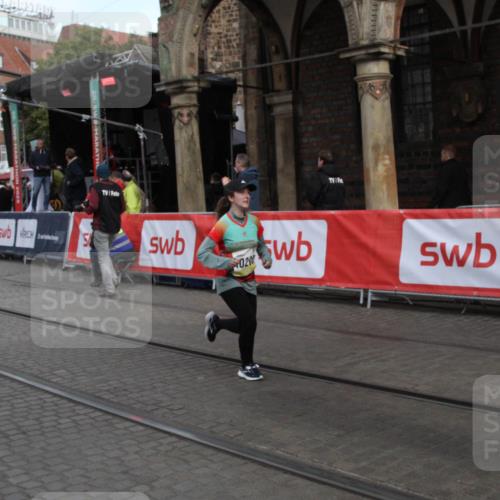05.10.2025 - 20. swb-Marathon Bremen Yannick Fuchs http://msf.ph/oto/9317230 05.10.2025 10:59:21 Ziel 9183, 9454, 10200, 10274, 10407, 11006, 11007, 11207, 11400 meine-sportfotos.de