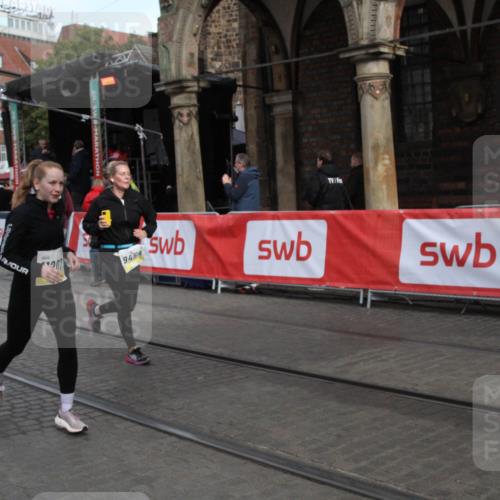 05.10.2025 - 20. swb-Marathon Bremen Yannick Fuchs http://msf.ph/oto/9317231 05.10.2025 10:59:22 Ziel 9183, 9454, 10200, 10274, 10407, 11006, 11007, 11207, 11400 meine-sportfotos.de