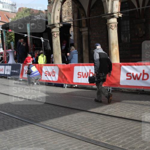 05.10.2025 - 20. swb-Marathon Bremen Yannick Fuchs http://msf.ph/oto/9317238 05.10.2025 10:59:30 Ziel 10391, 11728 meine-sportfotos.de