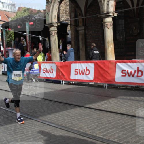 05.10.2025 - 20. swb-Marathon Bremen Yannick Fuchs http://msf.ph/oto/9317243 05.10.2025 10:59:39 Ziel 9609, 9991, 10209, 10760, 11251, 11267, 11456 meine-sportfotos.de