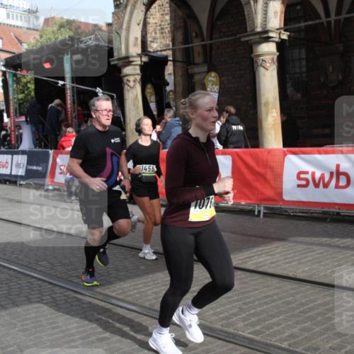 05.10.2025 - 20. swb-Marathon Bremen Yannick Fuchs http://msf.ph/oto/9317245 05.10.2025 10:59:42 Ziel 9991, 10209, 10760, 11267, 11456 meine-sportfotos.de