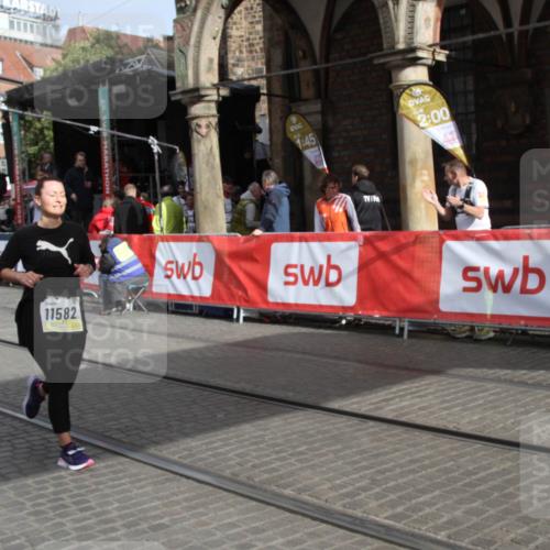 05.10.2025 - 20. swb-Marathon Bremen Yannick Fuchs http://msf.ph/oto/9317250 05.10.2025 10:59:53 Ziel 9378, 9673, 11582 meine-sportfotos.de