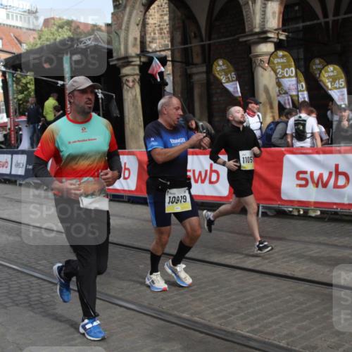 05.10.2025 - 20. swb-Marathon Bremen Yannick Fuchs http://msf.ph/oto/9317270 05.10.2025 11:00:19 Ziel 7177, 9495, 9672, 10345, 10889, 10919, 10985, 11050, 11063 meine-sportfotos.de