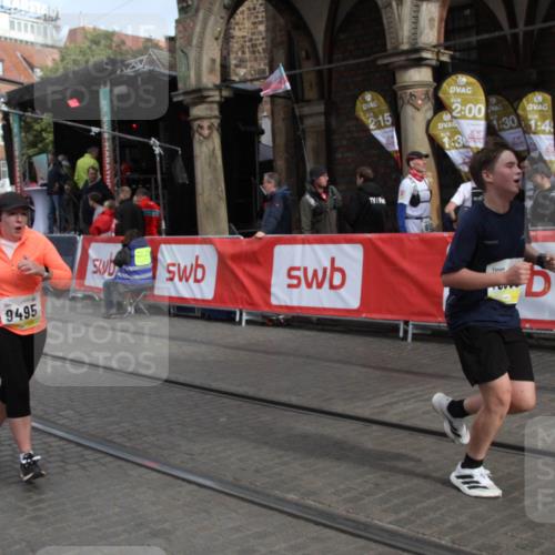 05.10.2025 - 20. swb-Marathon Bremen Yannick Fuchs http://msf.ph/oto/9317273 05.10.2025 11:00:21 Ziel 9495, 10406, 10492, 10985, 11063, 11263, 11424 meine-sportfotos.de