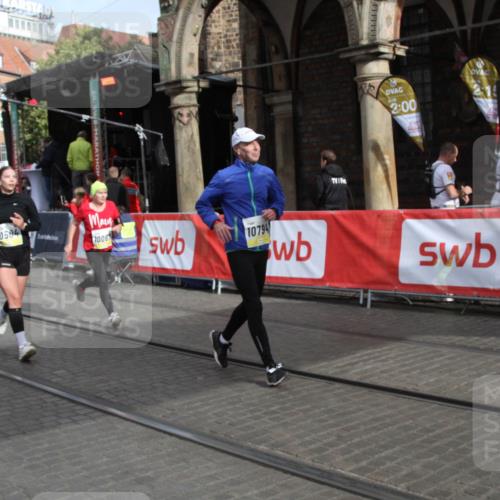 05.10.2025 - 20. swb-Marathon Bremen Yannick Fuchs http://msf.ph/oto/9317280 05.10.2025 11:00:30 Ziel 7215, 9173, 10067, 10071, 10217, 10504, 10794, 10930, 11619 meine-sportfotos.de
