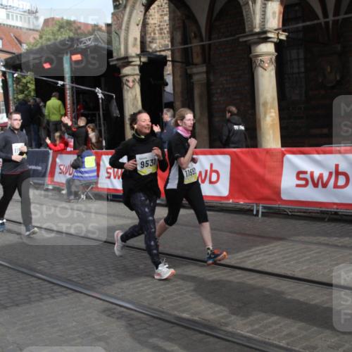 05.10.2025 - 20. swb-Marathon Bremen Yannick Fuchs http://msf.ph/oto/9317286 05.10.2025 11:00:36 Ziel 7178, 9177, 9271, 9531, 10063, 10071, 10079, 11003, 11071, 11255, 11511, 11534, 11595, 11610, 11619 meine-sportfotos.de