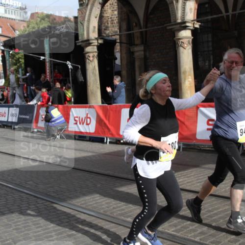 05.10.2025 - 20. swb-Marathon Bremen Yannick Fuchs http://msf.ph/oto/9317313 05.10.2025 11:01:14 Ziel 9182, 9443, 9880, 10914, 11337, 11338, 11524, 11597 meine-sportfotos.de