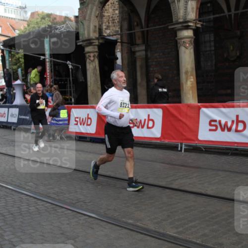05.10.2025 - 20. swb-Marathon Bremen Yannick Fuchs http://msf.ph/oto/9317328 05.10.2025 11:01:39 Ziel 9278, 9322, 9432, 10030, 10056, 10324, 10562, 11223, 11463, 11493, 11732, 11733 meine-sportfotos.de