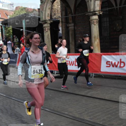 05.10.2025 - 20. swb-Marathon Bremen Yannick Fuchs http://msf.ph/oto/9317333 05.10.2025 11:01:44 Ziel 9269, 9294, 9432, 9782, 10026, 10370, 10562, 11463, 11732, 11733 meine-sportfotos.de