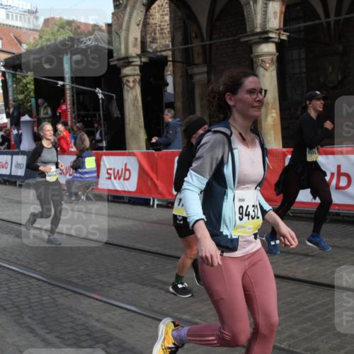 05.10.2025 - 20. swb-Marathon Bremen Yannick Fuchs http://msf.ph/oto/9317334 05.10.2025 11:01:44 Ziel 9269, 9294, 9432, 9782, 10026, 10370, 10562, 11463, 11732, 11733 meine-sportfotos.de