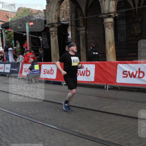 05.10.2025 - 20. swb-Marathon Bremen Yannick Fuchs http://msf.ph/oto/9317344 05.10.2025 11:01:56 Ziel 9237, 9365, 9655, 10558, 11647 meine-sportfotos.de