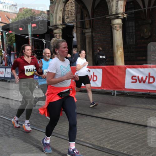 05.10.2025 - 20. swb-Marathon Bremen Yannick Fuchs http://msf.ph/oto/9317352 05.10.2025 11:02:08 Ziel 9324, 9426, 9536, 9686, 10301, 10855, 10879, 10887, 11014, 11459 meine-sportfotos.de