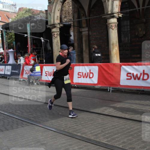05.10.2025 - 20. swb-Marathon Bremen Yannick Fuchs http://msf.ph/oto/9317358 05.10.2025 11:02:16 Ziel 9363, 10508, 11340, 11454, 11646 meine-sportfotos.de
