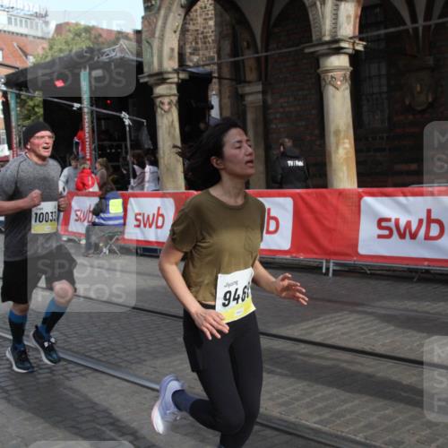 05.10.2025 - 20. swb-Marathon Bremen Yannick Fuchs http://msf.ph/oto/9317374 05.10.2025 11:02:38 Ziel 9468, 9647, 10033, 10595, 10598, 11110, 11160, 11711 meine-sportfotos.de