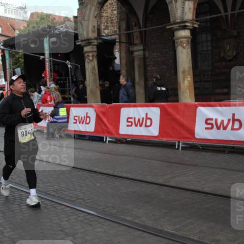 05.10.2025 - 20. swb-Marathon Bremen Yannick Fuchs http://msf.ph/oto/9317378 05.10.2025 11:02:46 Ziel 9360, 9516, 9841, 10510, 10530, 10826, 11024 meine-sportfotos.de