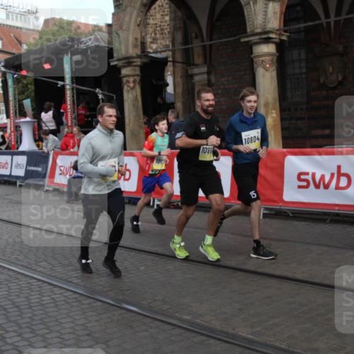 05.10.2025 - 20. swb-Marathon Bremen Yannick Fuchs http://msf.ph/oto/9317384 05.10.2025 11:02:52 Ziel 9331, 9360, 9516, 10129, 10207, 10734, 10803, 10804, 10940, 11193, 11576 meine-sportfotos.de