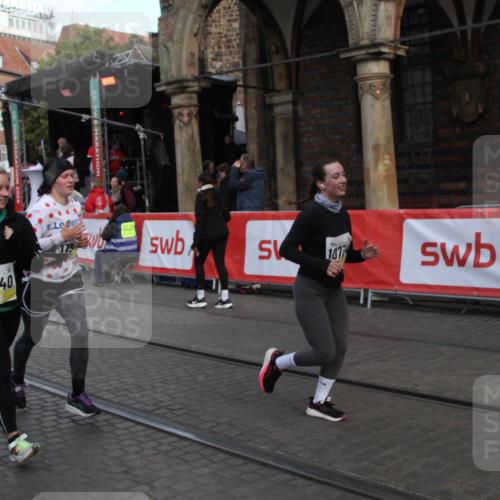 05.10.2025 - 20. swb-Marathon Bremen Yannick Fuchs http://msf.ph/oto/9317389 05.10.2025 11:02:55 Ziel 9846, 10167, 10207, 10656, 10734, 10940, 11087, 11193, 11504, 11576, 11667, 11668 meine-sportfotos.de