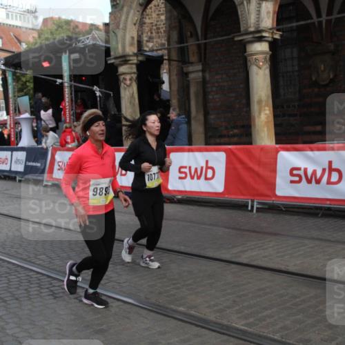 05.10.2025 - 20. swb-Marathon Bremen Yannick Fuchs http://msf.ph/oto/9317400 05.10.2025 11:03:07 Ziel 9229, 9661, 9662, 9893, 10185, 10777, 11376 meine-sportfotos.de