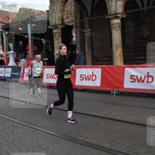 05.10.2025 - 20. swb-Marathon Bremen Yannick Fuchs http://msf.ph/oto/9317403 05.10.2025 11:03:11 Ziel 9300, 9593, 10185, 10996, 11682 meine-sportfotos.de