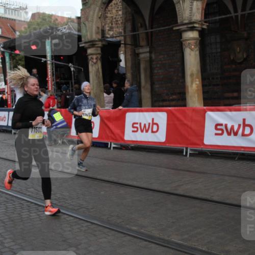 05.10.2025 - 20. swb-Marathon Bremen Yannick Fuchs http://msf.ph/oto/9317415 05.10.2025 11:03:27 Ziel 7776, 9224, 9225, 9308, 10446, 10963, 10995, 11103, 11124, 11236, 11467, 11502 meine-sportfotos.de