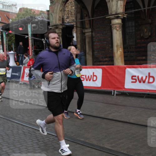 05.10.2025 - 20. swb-Marathon Bremen Yannick Fuchs http://msf.ph/oto/9317418 05.10.2025 11:03:29 Ziel 7776, 9224, 9225, 9308, 10446, 10963, 10995, 11103, 11124, 11150, 11236 meine-sportfotos.de