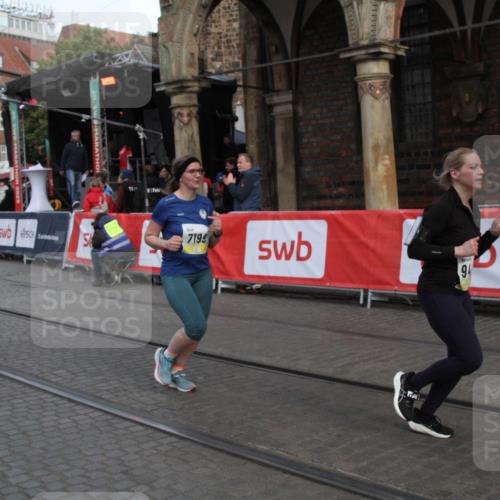 05.10.2025 - 20. swb-Marathon Bremen Yannick Fuchs http://msf.ph/oto/9317428 05.10.2025 11:03:39 Ziel 7199, 9486, 9940, 10213, 11522 meine-sportfotos.de