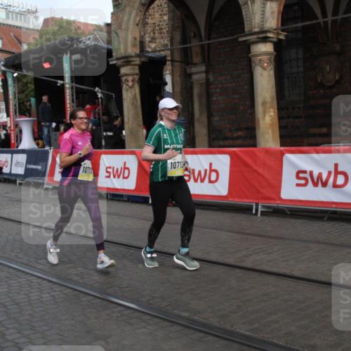05.10.2025 - 20. swb-Marathon Bremen Yannick Fuchs http://msf.ph/oto/9317433 05.10.2025 11:03:46 Ziel 9315, 10297, 10478, 10603, 10604, 10711, 10713, 11589 meine-sportfotos.de