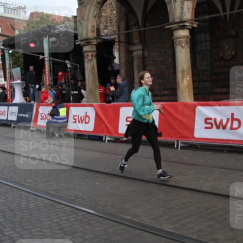 05.10.2025 - 20. swb-Marathon Bremen Yannick Fuchs http://msf.ph/oto/9317435 05.10.2025 11:03:48 Ziel 9315, 10238, 10297, 10603, 10604, 11306, 11589 meine-sportfotos.de